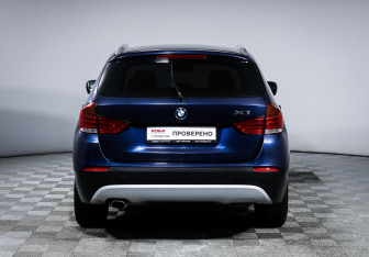 Подержанный автомобиль BMW X1 2012 года (6 фото)