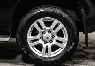 Подержанный автомобиль Toyota Land Cruiser Prado 2016 года (15 фото)