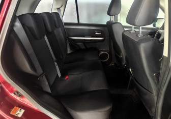 Подержанный автомобиль Suzuki Grand Vitara 2007 года (11 фото)