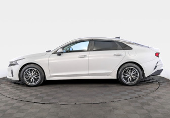 Подержанный автомобиль Kia K5 2020 года (8 фото)