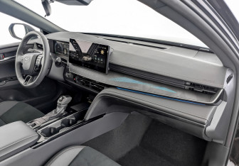 Новый Toyota Camry Sedan 2025 (9 фото)