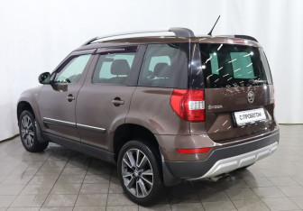 Подержанный автомобиль Skoda Yeti 2016 года (6 фото)