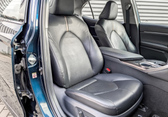 Подержанный автомобиль Toyota Camry Sedan 2018 года (22 фото)