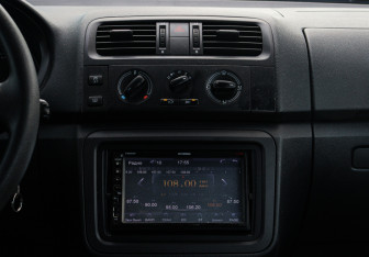Подержанный автомобиль Skoda Fabia Hatchback 2012 года (10 фото)