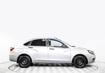 Подержанный автомобиль LADA (ВАЗ) Vesta Sedan 2017 года (4 фото)