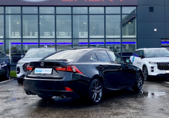 Подержанный автомобиль Lexus IS Sedan 2013 года (5 фото)