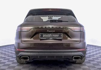 Подержанный автомобиль Porsche Cayenne 2019 года (6 фото)