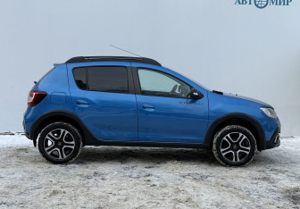 Подержанный автомобиль Renault Sandero 2021 года (4 фото)