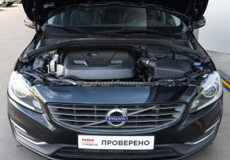 Подержанный автомобиль Volvo S60 2016 года (9 фото)
