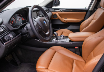 Подержанный автомобиль BMW X4 2017 года (10 фото)