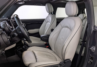 Подержанный автомобиль MINI Hatch 2016 года (19 фото)