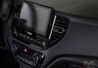 Подержанный автомобиль Hyundai Solaris Sedan 2021 года (12 фото)