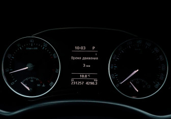 Подержанный автомобиль Skoda Octavia Liftback 2012 года (19 фото)