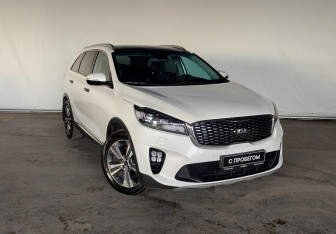 Подержанный автомобиль Kia Sorento 2018 года (3 фото)