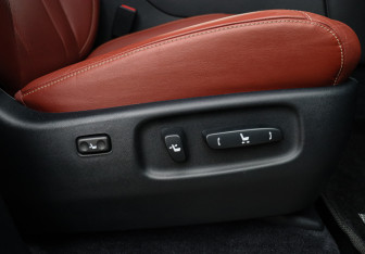 Подержанный автомобиль Lexus LX 2017 года (23 фото)