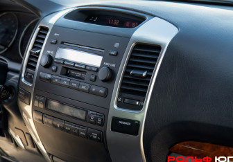 Подержанный автомобиль Toyota Land Cruiser Prado 2007 года (12 фото)