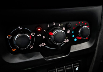 Подержанный автомобиль LADA (ВАЗ) XRAY 2019 года (27 фото)