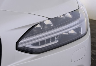 Подержанный автомобиль Volvo S90 2019 года (11 фото)