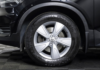 Подержанный автомобиль Volvo XC40 2018 года (22 фото)