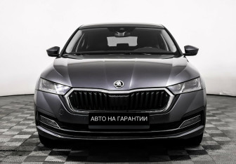 Подержанный автомобиль Skoda Octavia Liftback 2022 года (2 фото)