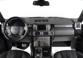 Подержанный автомобиль Land Rover Range Rover 2010 года (26 фото)