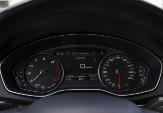 Подержанный автомобиль Audi Q5 2017 года (11 фото)