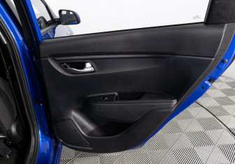 Подержанный автомобиль Kia Rio Sedan 2020 года (23 фото)