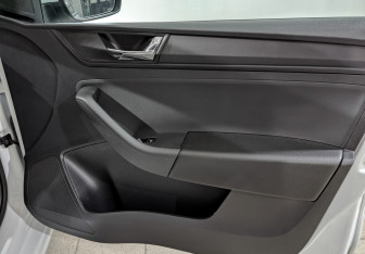 Подержанный автомобиль Skoda Rapid Liftback 2021 года (25 фото)