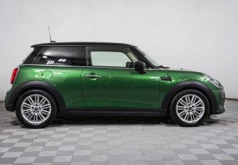 Подержанный автомобиль MINI Hatch 2021 года (4 фото)