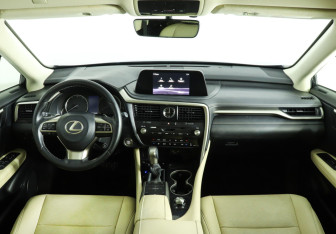 Подержанный автомобиль Lexus RX 2022 года (12 фото)