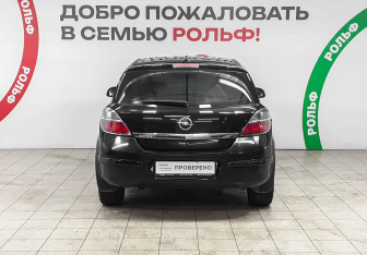 Подержанный автомобиль Opel Astra Hatchback 2010 года (5 фото)