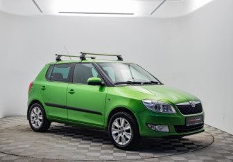 Подержанный автомобиль Skoda Fabia Hatchback 2010 года (3 фото)