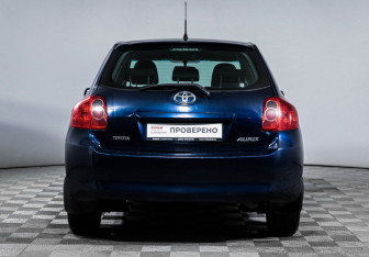 Подержанный автомобиль Toyota Auris Hatchback 2008 года (6 фото)