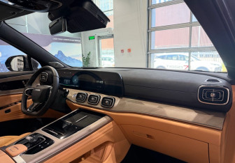 Подержанный автомобиль Jaecoo J8 2024 года (10 фото)