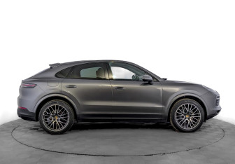 Подержанный автомобиль Porsche Cayenne 2021 года (4 фото)