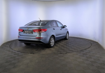 Подержанный автомобиль Kia Rio Sedan 2015 года (5 фото)