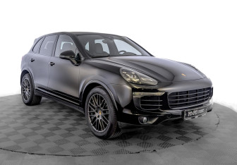 Подержанный автомобиль Porsche Cayenne 2017 года (3 фото)