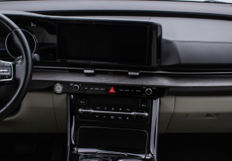 Подержанный автомобиль Kia Carnival 2020 года (12 фото)
