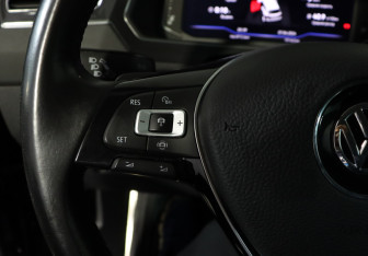 Подержанный автомобиль Volkswagen Tiguan 2018 года (19 фото)