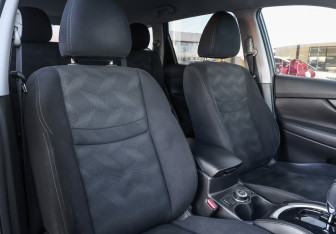 Подержанный автомобиль Nissan X-Trail 2016 года (11 фото)