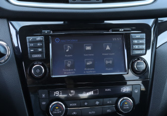 Подержанный автомобиль Nissan Qashqai 2017 года (16 фото)