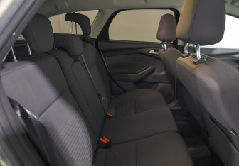 Подержанный автомобиль Ford Focus Hatchback 2017 года (12 фото)