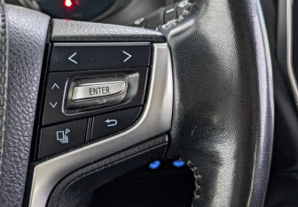 Подержанный автомобиль Toyota Land Cruiser Prado 2020 года (29 фото)