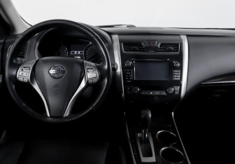 Подержанный автомобиль Nissan Teana 2014 года (12 фото)
