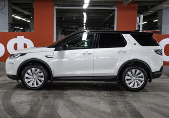 Подержанный автомобиль Land Rover Discovery Sport 2020 года (8 фото)