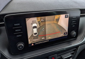 Подержанный автомобиль Skoda Rapid Liftback 2021 года (27 фото)