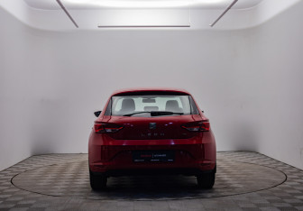 Подержанный автомобиль SEAT Leon Hatchback 2013 года (6 фото)