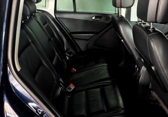 Подержанный автомобиль Volkswagen Tiguan 2011 года (17 фото)