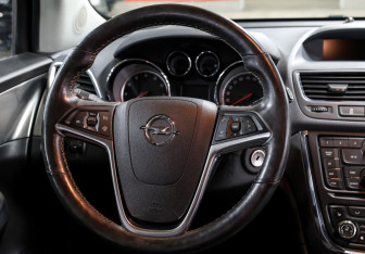 Подержанный автомобиль Opel Mokka 2013 года (18 фото)
