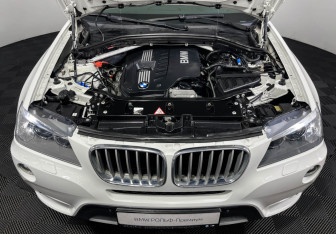 Подержанный автомобиль BMW X3 2011 года (10 фото)